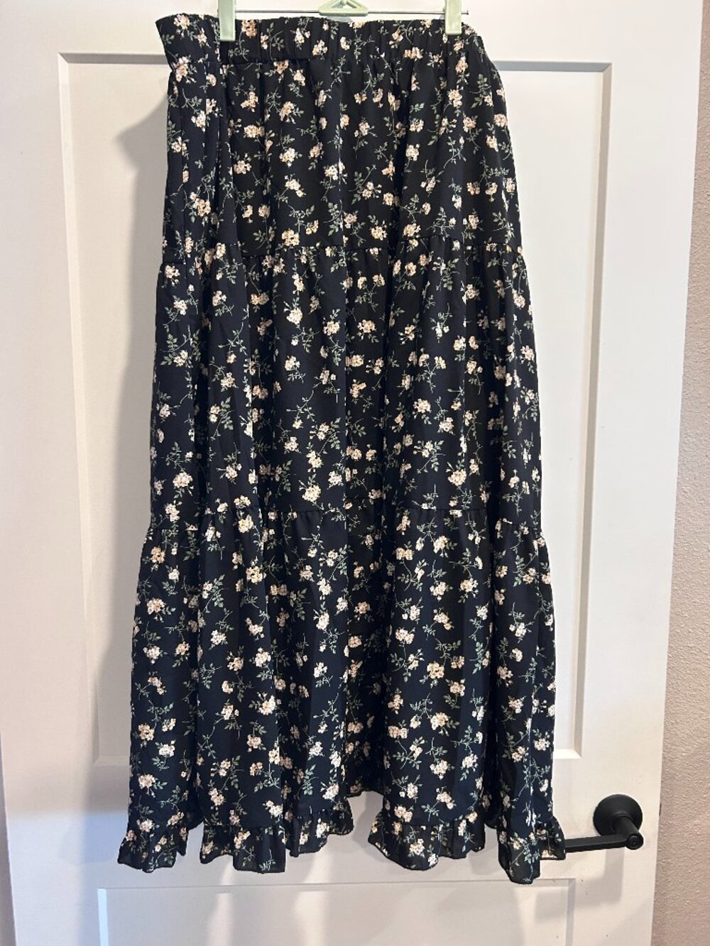 SHEIN Curve 4XL Black Ditsy Floral Tiered Maxi Skirt Lined Fits 2X
